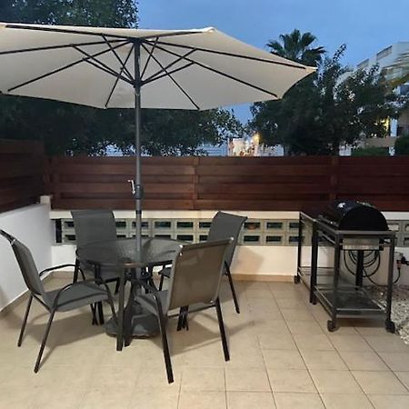 1 Bedroom Garden Flat, Sleeps 4 Paphos Bagian luar foto