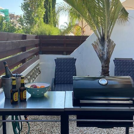 1 Bedroom Garden Flat, Sleeps 4 Paphos Bagian luar foto