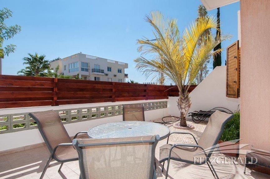 1 Bedroom Garden Flat, Sleeps 4 Paphos Bagian luar foto