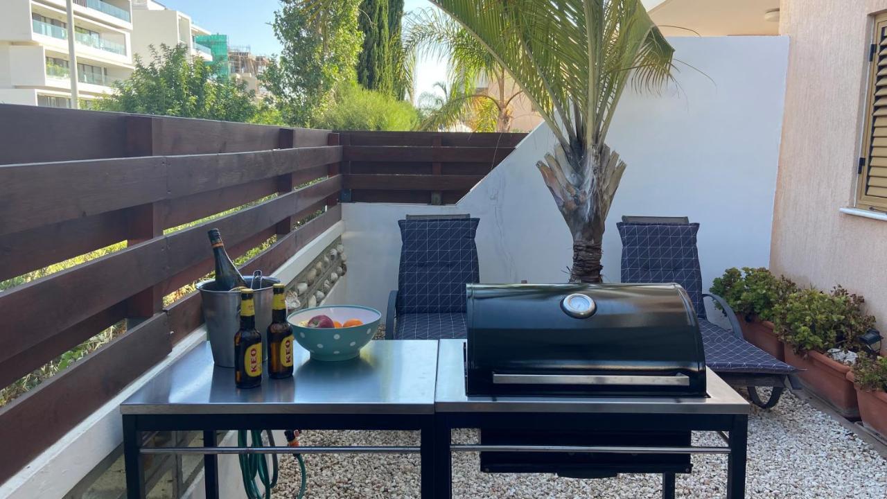 1 Bedroom Garden Flat, Sleeps 4 Paphos Bagian luar foto