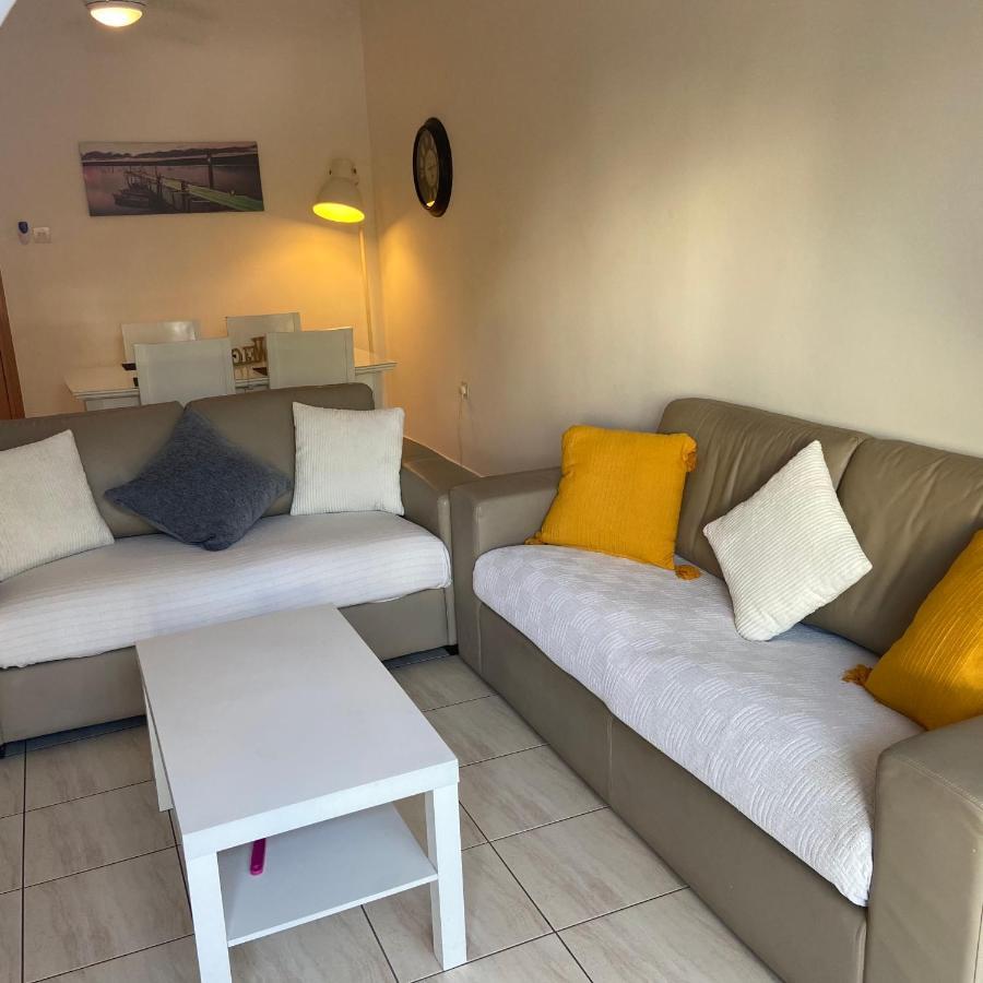 1 Bedroom Garden Flat, Sleeps 4 Paphos Bagian luar foto